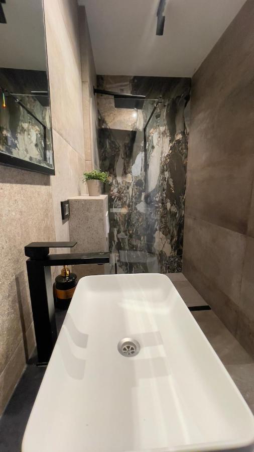 Floral Inn Priştine Dış mekan fotoğraf